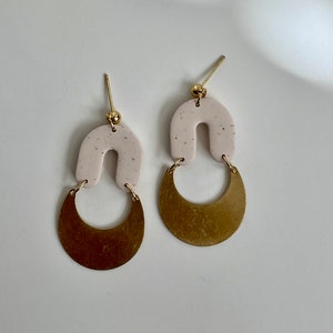 STELLA in SPECKLED PINK // *Nickel Free* Handmade Polymer Clay Earrings Dangle Earrings Drop Earring Arch Shape Dainty Classic