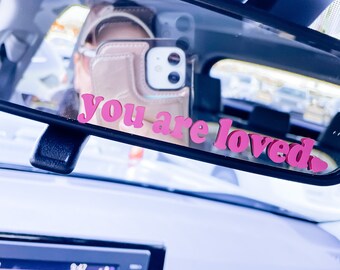 Pegatina para espejo retrovisor con la frase "Eres amada", pegatina moderna para coche, pegatina para espejo retrovisor, pegatina para espejo, pegatina positiva para espejo, pegatina para coche para mujeres