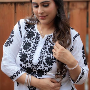 women wear handwork chikankari kurti, Modal Straight Embroidered Chikankari Kurti, Lucknowi chikankari kurti Ethnic wear Indian kurta trendy