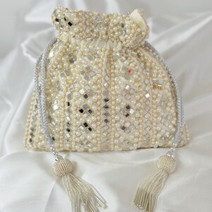 Bolso Potli con espejo bordado a mano: bolso de noche con correa de perlas y cuentas