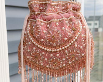 Bolso Potli de terciopelo oro rosa hecho a mano con intrincados bordados de perlas y cristales / Bolso de mano de lujo para novias con cordón / Bolso de mano festivo para bodas para mujeres, étnico