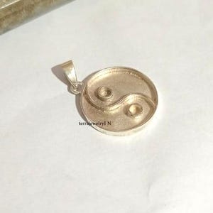 22mm 925 sterling silver boho yin yang pendant blanks | Medallion yin and yang coin necklace | black and white yin yang blanks coin pendant