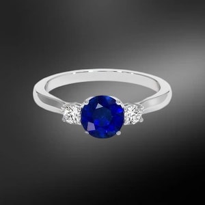925 sterling silver lab blue sapphire dainty engagement ring - dainty three stone ring - women&#39;s jewelry - gift for her