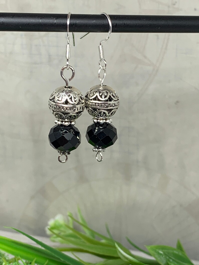 Gorgeous Black EarringSterling SilverPerfect for day and night