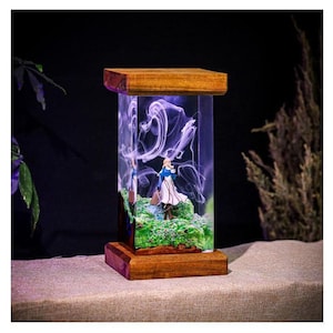 Lámpara de noche V.io.let Ever.garde.n Lámpara de epoxi de anime hecha a mano de madera y resina Lámpara de noche de anime personalizada Figura viol.et e.verga.rden