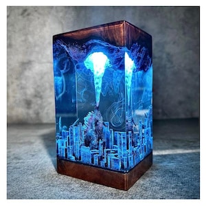 Monster in der Stadt Epoxy Lampe Atomic Breath Resin Lamp Gaint Monster Figur Terrarium personalisierte Nachtlicht Diorama Gaming Decor