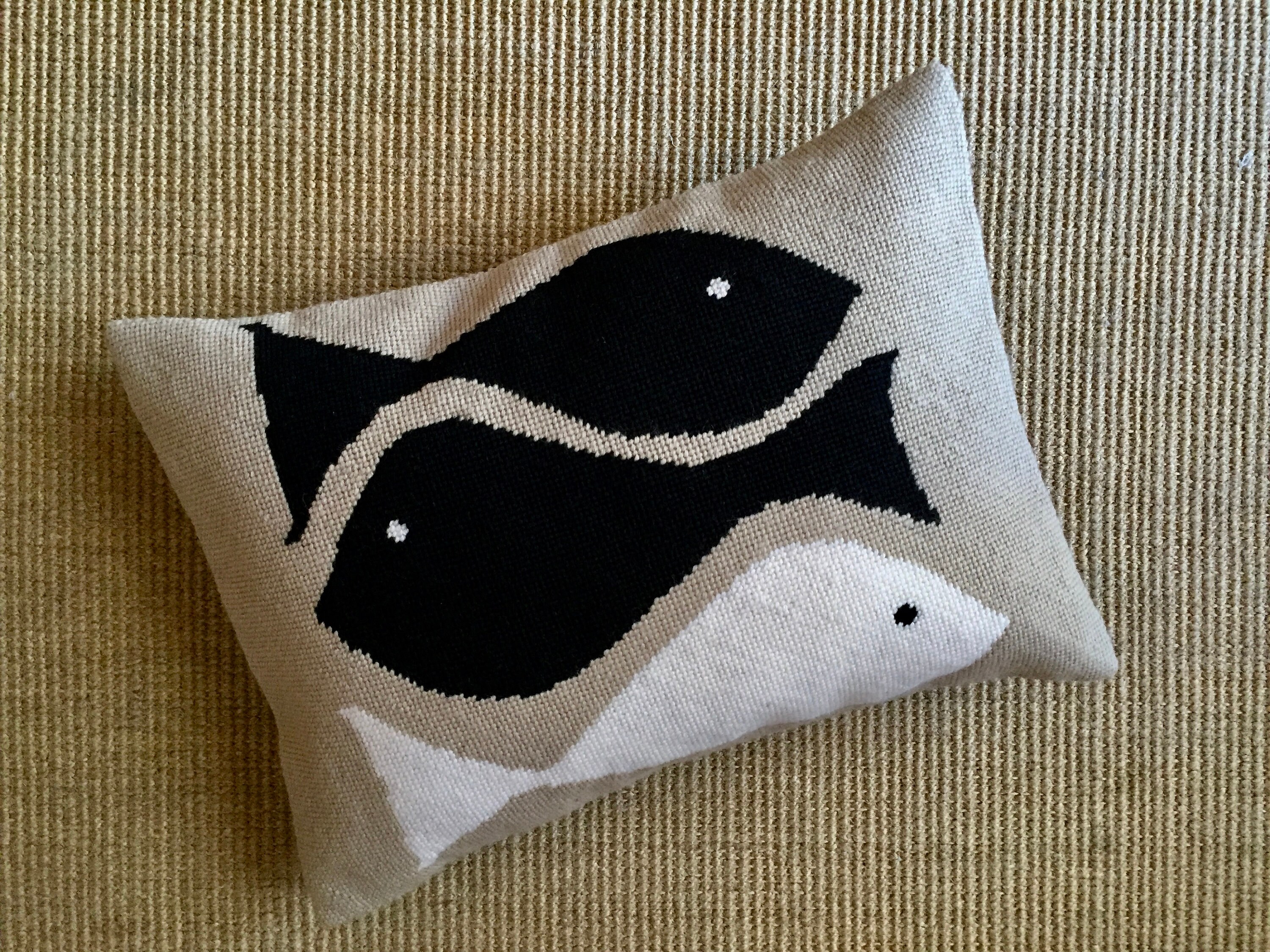 Coussin Aux Petits Points Poissons