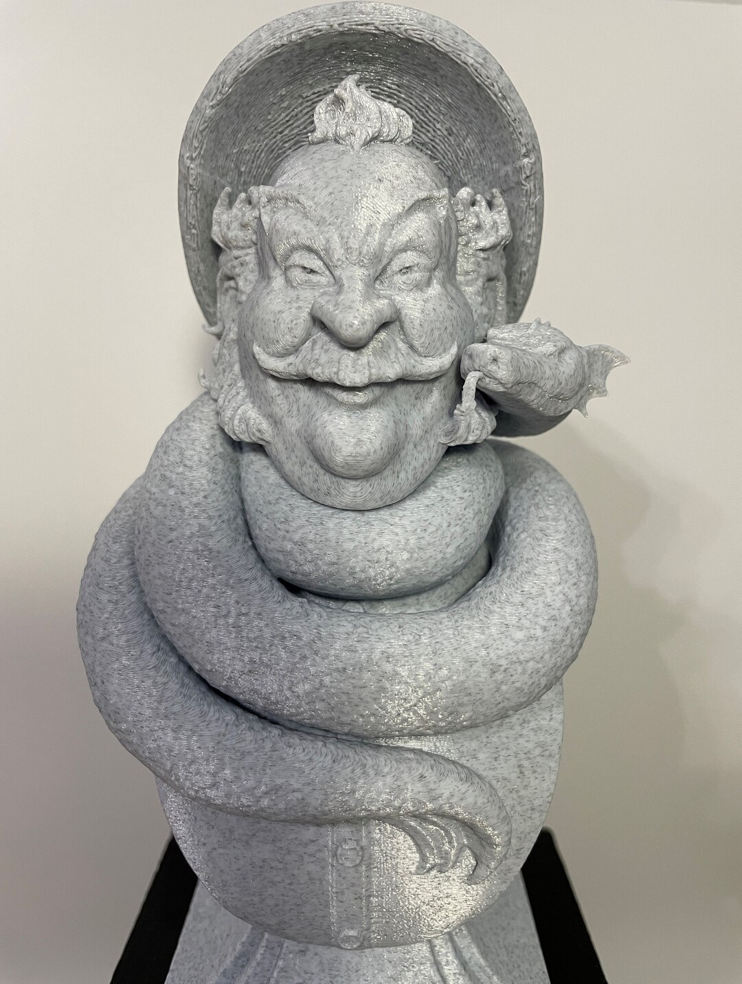 ホーンテッドマンション ドレッドファミリーの胸像と台座 - 「バーティ