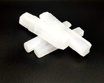 4" seleniet/satijn spar-oplaadsticks met ruwe kristallen