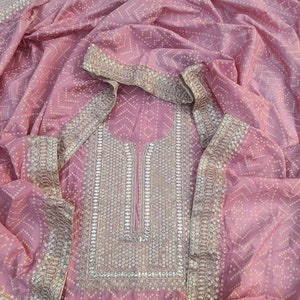 Seide Bandhani Anzüge Zari Tilla bestickt Duppata Frauen Mädchen Kleid Stoffe indische Hochzeit Kameez Ehe Shaadi Geschenke Stola