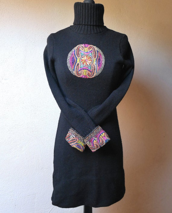 Dress '70 with ethnic embroidery