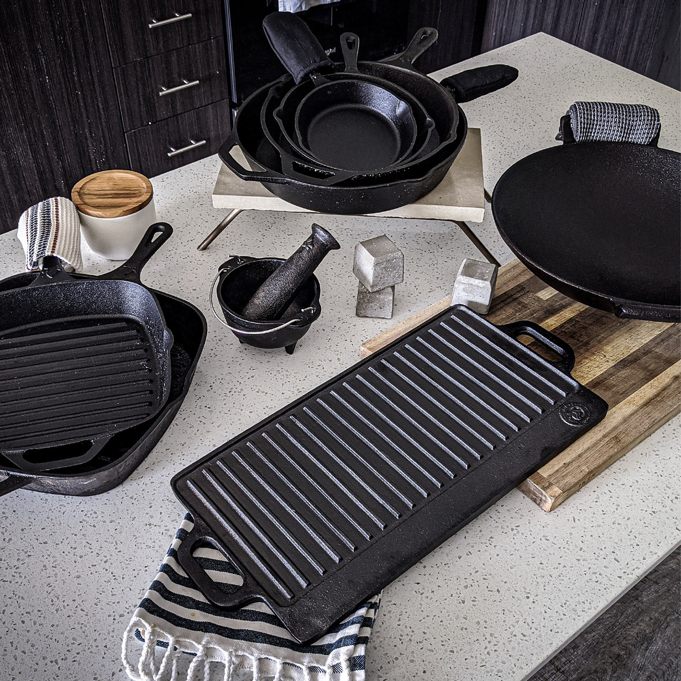 Backcountry Iron 13.5インチ 鋳鉄ピザパン ループハンドル/グリドル/均等に保温 ソテー/グリル/ベーキングに