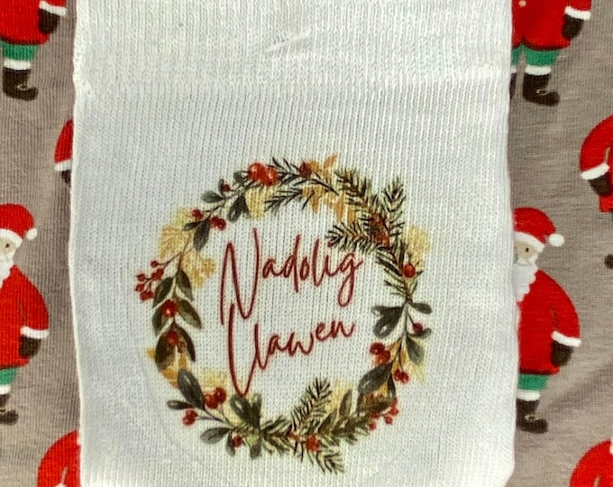Pâr o sannau Nadolig Llawen/ Pair of Welsh ‘Nadolig Llawen’ Chrsitmas socks  Size 4-7 (adult)