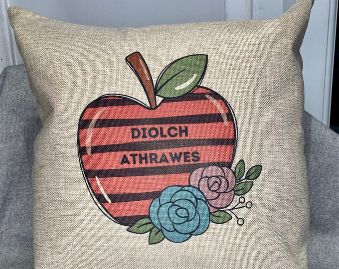 Clustog Diolch athrawes