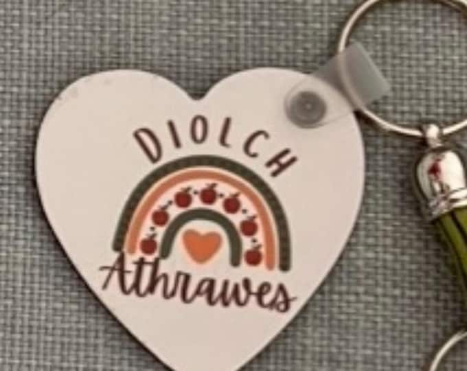 Cadwyn allwedd ‘Diolch’ . Anrheg  athrawes. / Diolch (Thanks) teacher keychain. Ideal teacher gift