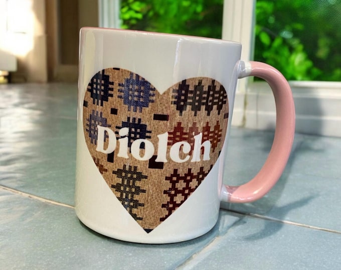Myg ‘Diolch/ Thank you  mug.  Can be personalised free of charge