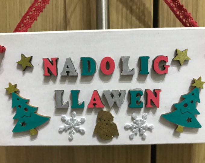 Plac NADOLIG LLAWEN pren / Welsh Merry Christmas awl hanging wooden plaque - handpainted & handmade