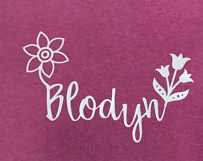 Crys T Cymraeg. Crys T Pinc “Blodyn”. Crys T merched S M L XL XXL. Welsh Ladies T Shirt