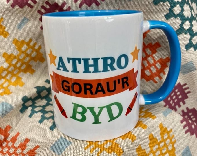 Myg ‘Diolch Athro/ Thank you Teacher mug.  Can be personalised free of charge