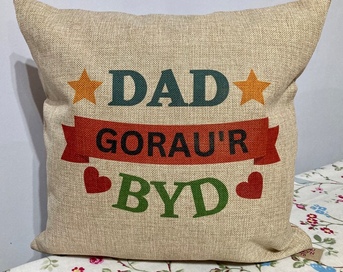 Clustog Dad / Taid/ Tadcu gorau’r byd / Beat Dad in the world cushion