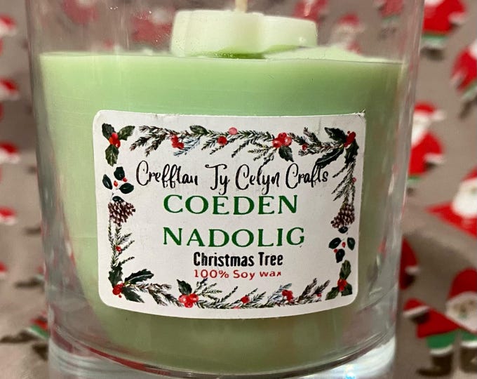 Cannwyll  'Coeden Nadolig' 'wedi ei wneud a llaw/ Handpoured 'Chrsitmas tree'' pure soy wax candle in a glass jar