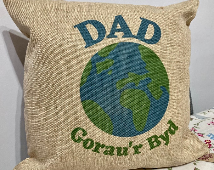 Clustog Dad gorau’r byd / Welsh ‘best Dad in the world’ cushion