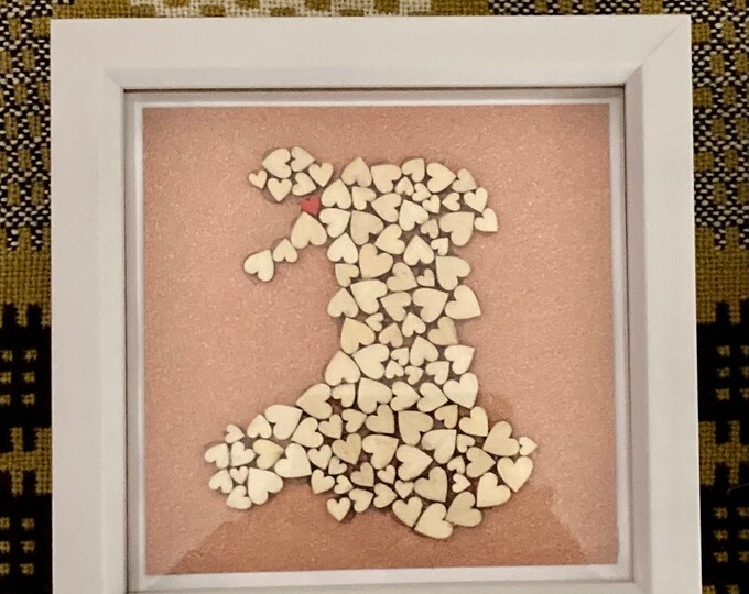 Map Cymru mewn calonnau Pren wedi ei fframio / Framed Map of Wales made with Wooden Hearts . Handmade gift ideal for birthday present