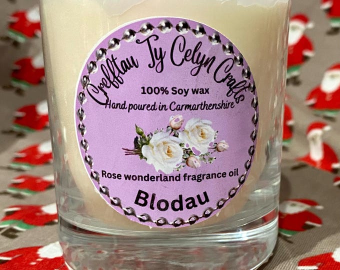 Cannwyll  'blodau' 'wedi ei wneud a llaw/ Handpoured 'Fresh flowers'' pure soy wax candle in a glass jar