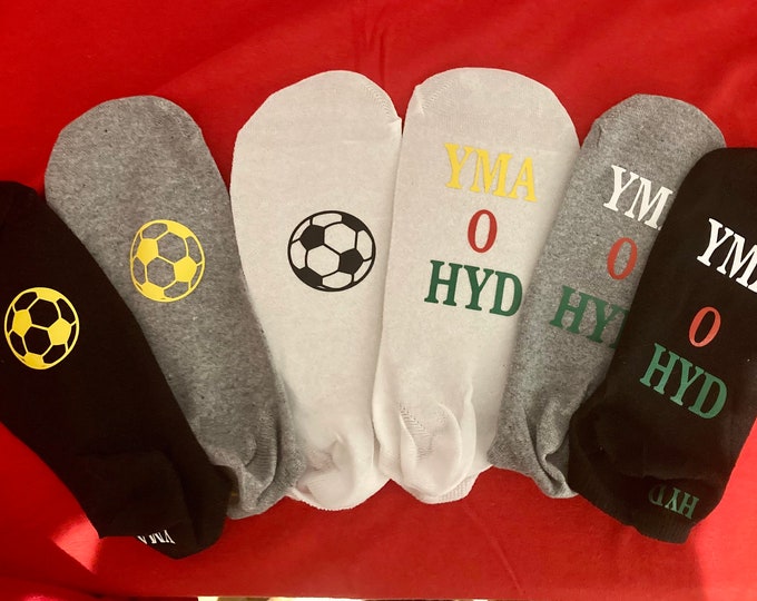 Yma o Hyd sport sock / Wales football socks - Yma o hyd.’ Mens 6-11 size