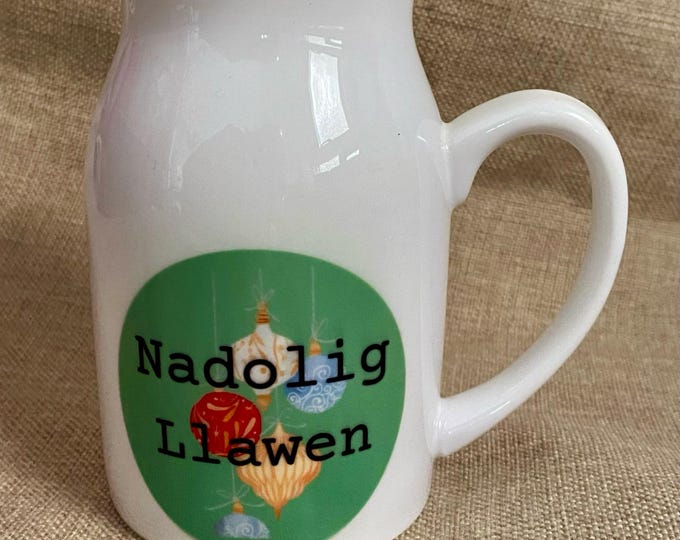 Jwg ‘Nadolig Llawen’ jug. Jwg blodau neu grefi/custard