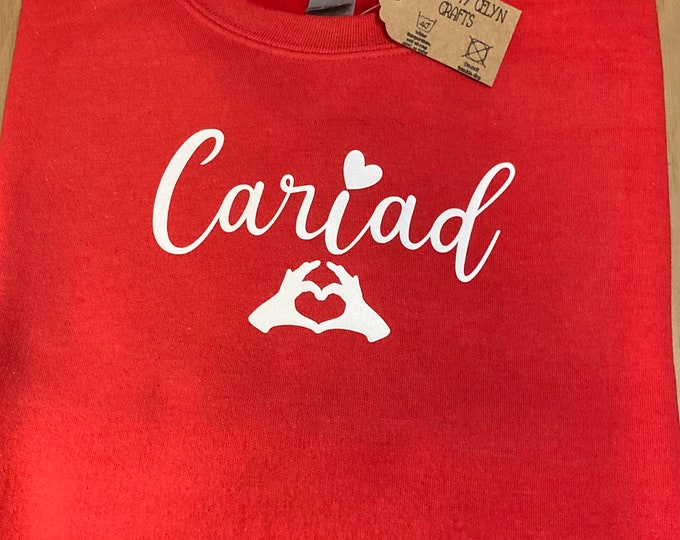 Crys Chwys coch ‘Cariad’ / Red ‘Cariad’(love) Sweater.  Hwdi ‘Cariad’ Hoodie. Anrheg Santes Dwynwen / Valentine’s gift