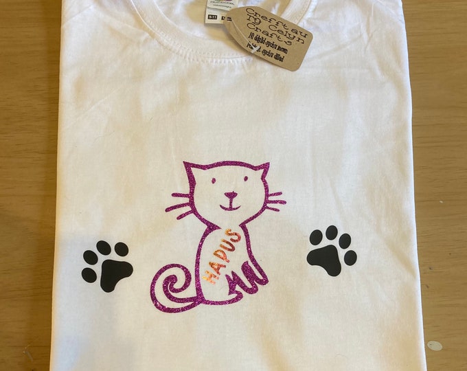 Crys T Cath Hapus i blant/ Happy Cat T-shirt (kids- ladies sizes available in another listing) Many kids sizes available