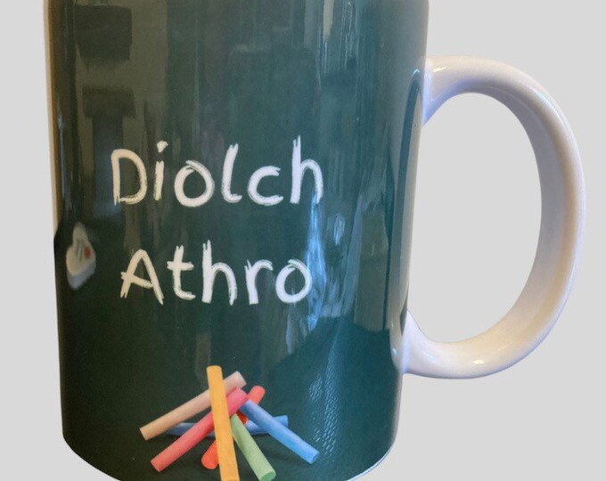 Mug ‘Diolch Athro/ Athrawes’. Gellir personaleiddio. Thank you teacher mug -can be personalised