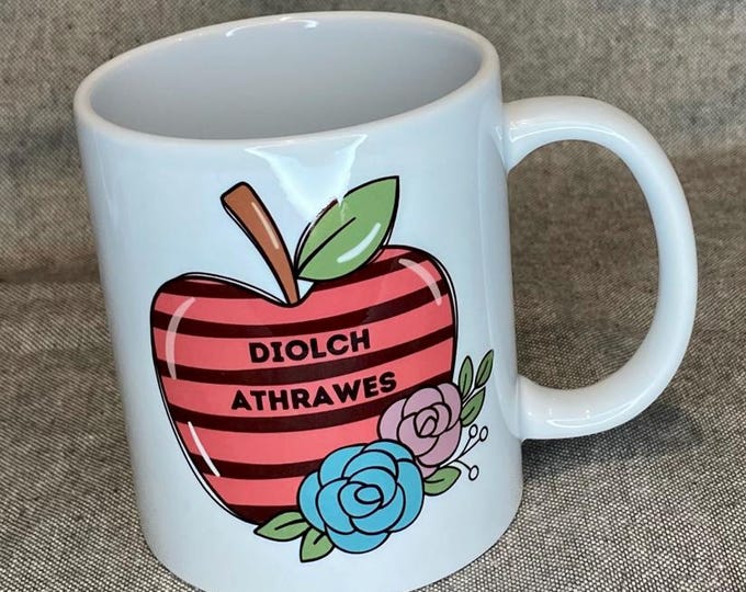 Myg ‘Diolch Athrawes/ Thank you Teacher mug.  Can be personalised free of charge