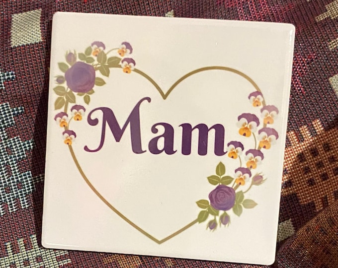 Coaster seramig Mam/Nain/Mamgu dyluniad Calon rPersonalised ceramic coaster with floral heart design