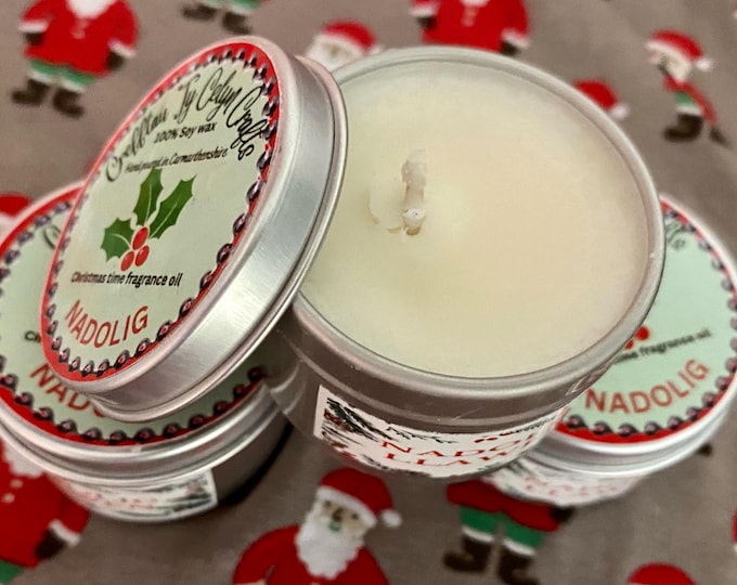 Cannwyll ' Nadolig' mewn tin wedi eu neud yma yn Tŷ Celyn/'Christmas time' handpoured candle in a tin