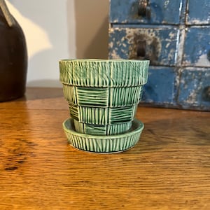 Small Vintage McCoy Basket Weave Planter
