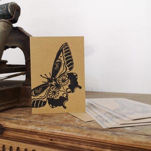 Carte papillon illustration linogravure