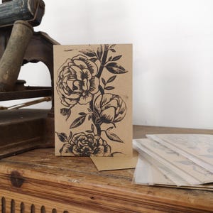 Carte fleur pivoine linogravure