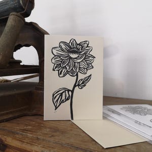Carte fleur linogravure
