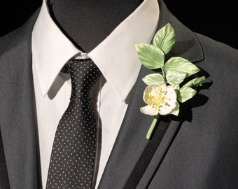 Boutonniere Cherry Blossom • Flower lapel pin for the groom, groomsmen or male guests