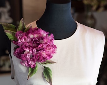 Broche extra grande, como alfiler de flor rosa para tu ropa o peinado, fabricado en telas de seda de alta calidad