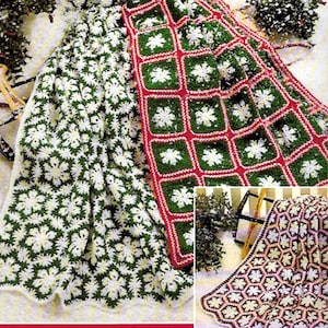 Peut inclure: Deux couvertures au crochet avec des motifs de flocons de neige. Une couverture est verte et blanche avec un motif de flocons de neige. L'autre couverture est rouge et verte avec un motif de flocons de neige plus grand dans chaque carré. Le titre "Snowflake Afghans" est en haut de l'image.