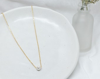 Fresh Water Pearl | minimal simple dainty fresh water pearl necklace with 24k gold plated chain