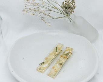 White Floral Resin Clips | Beautiful Handmade clips with white real pressed flowers and gold flakes hand poured resin gold clips 6cm