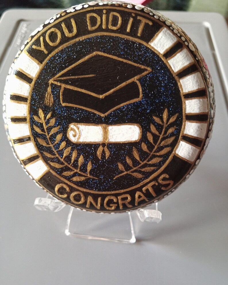 Graduation Hat Rocks Painted Rock Graduation Wishes, Personalisable Graduate Gift, Painted ...