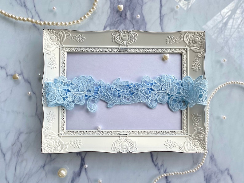 light blue bridal garter lace flowers wedding accessories lace romantic boho garter gift for the bride bridal jewelry Breit: 46 - 52 cm