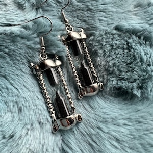 Hourglass Earrings with Black Sand