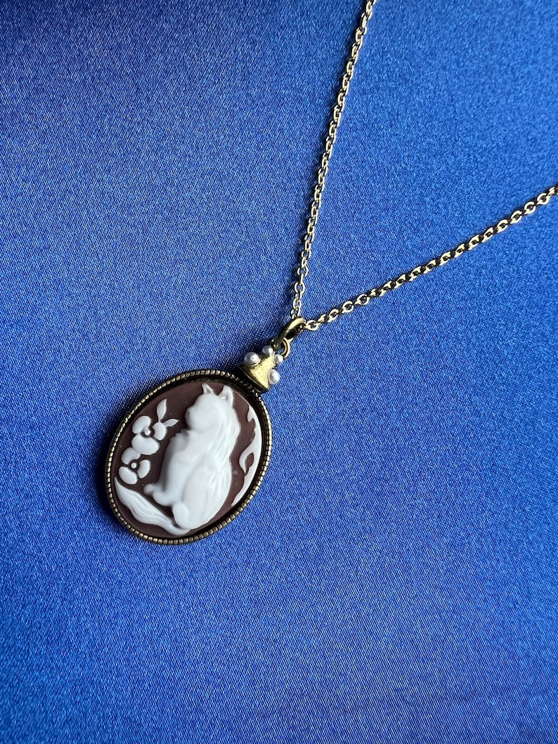 Cat Cameo Gold Necklace zdjęcie 7