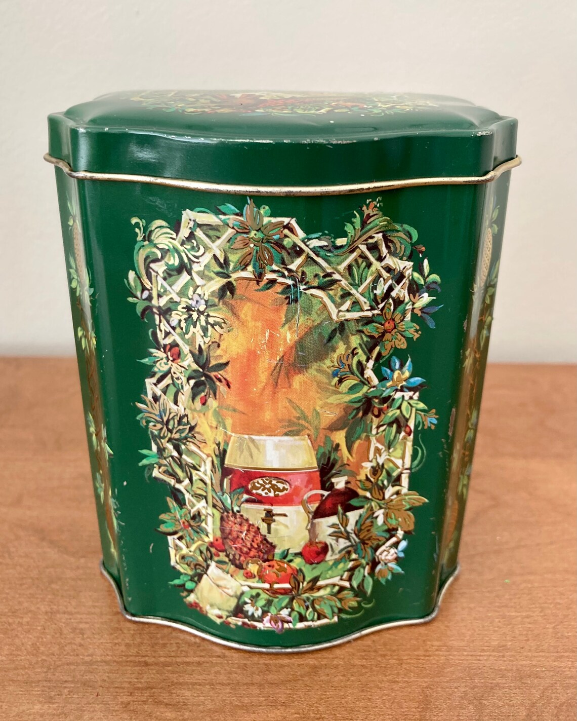 Vintage 1982 Avon Christmas Tin / Canister / Lid / Made in Etsy